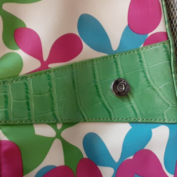 "BCBG" Paris Hand bag - Picture 4 of 10